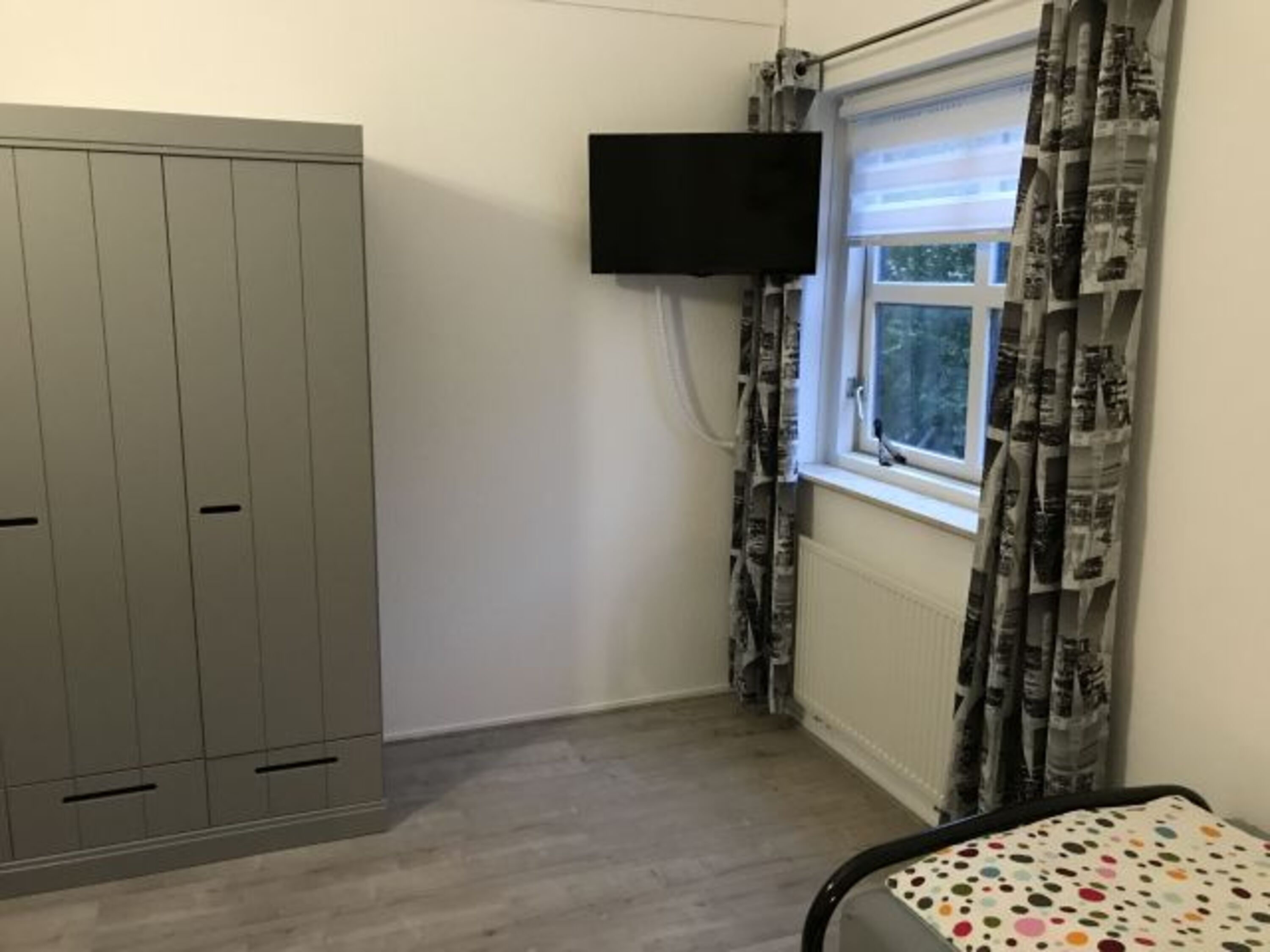 und Flat-TV
