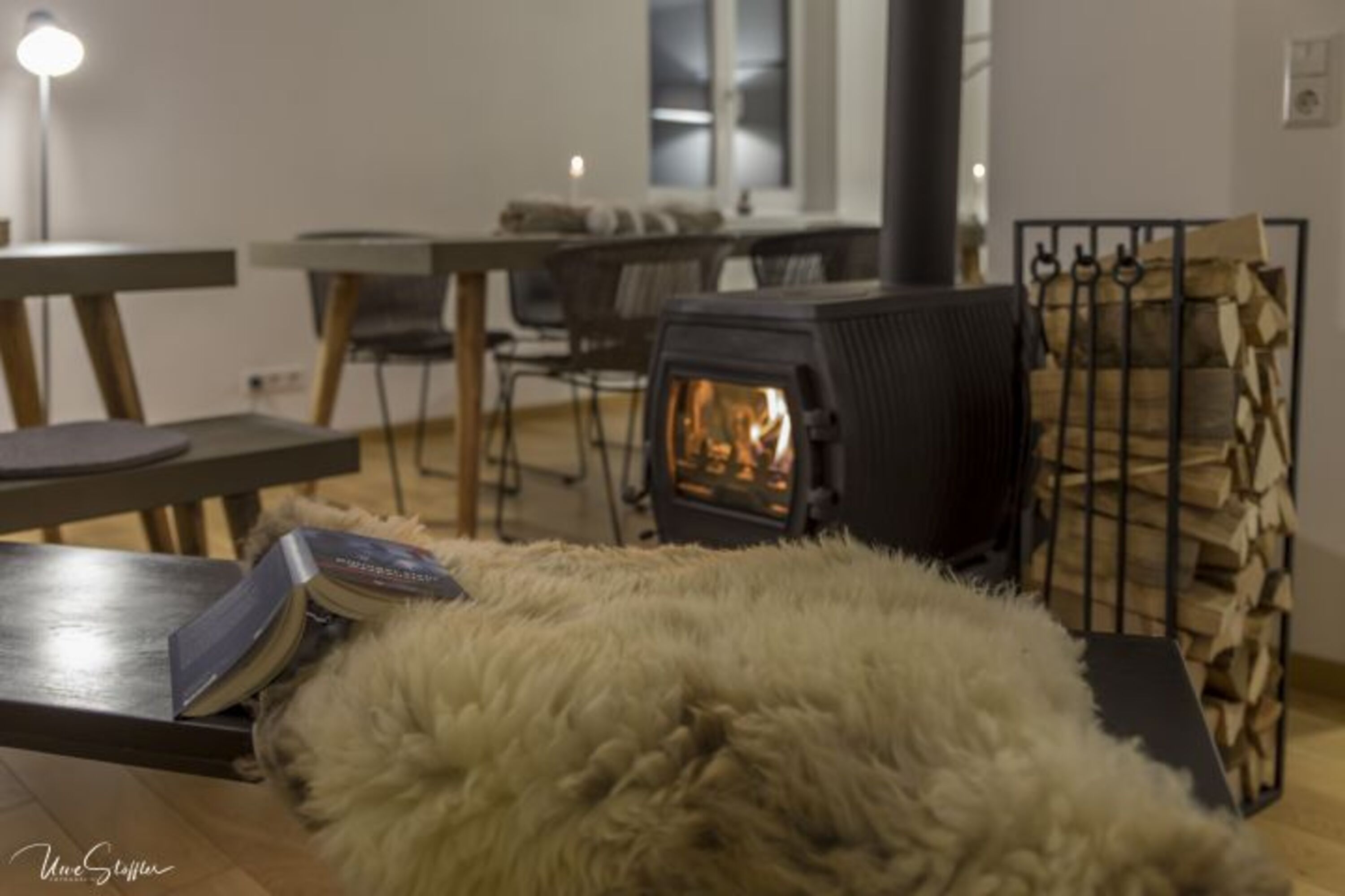 Wohlig am Kamin
