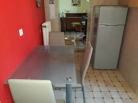 Küche mit Sitzecke für 3 Personen