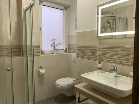 modernes Bad Erdgeschoss