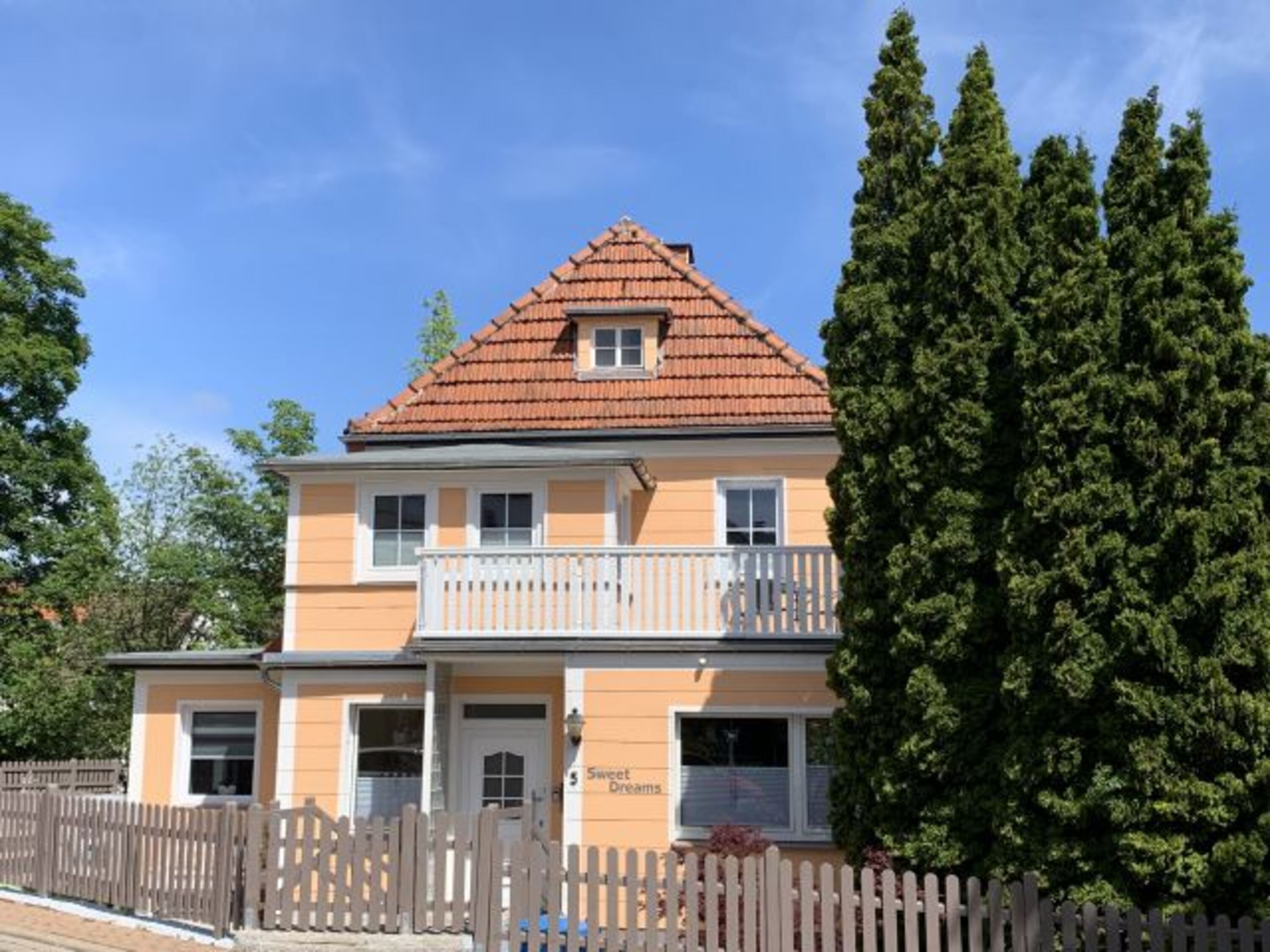 Aussenansicht Eingang