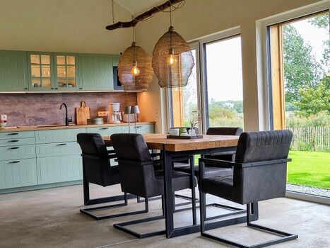 Gut ausgestattete Küche