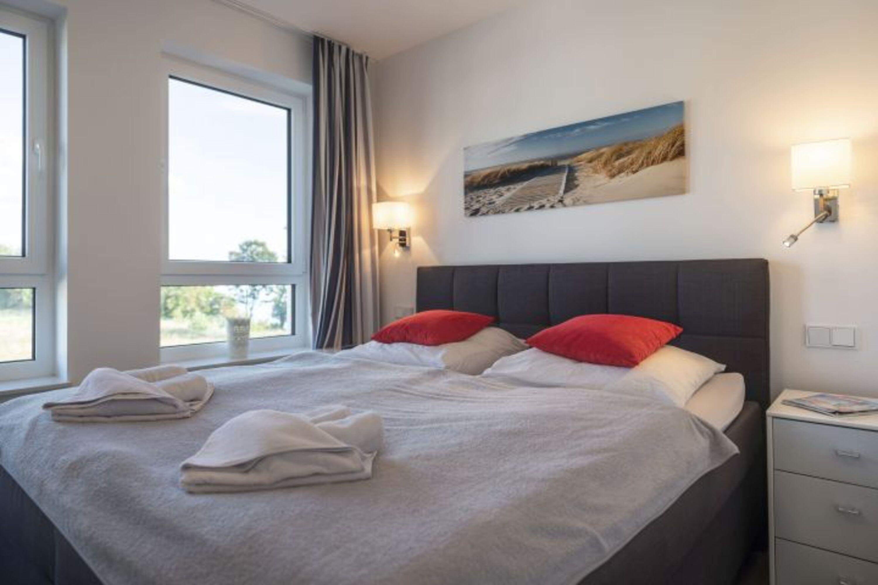 erstes Schlafzimmer mit TV