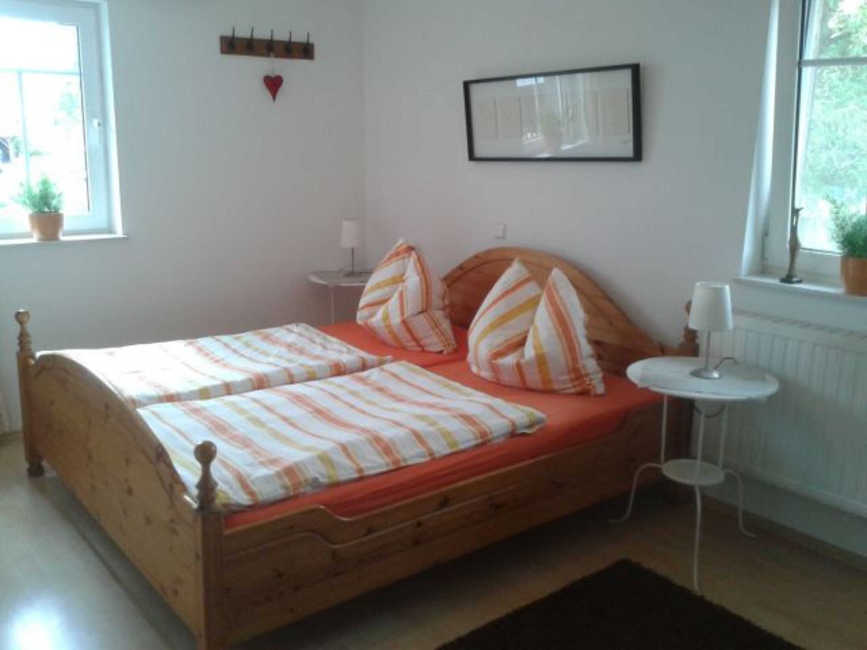 Schlafzimmer mit Doppelbett