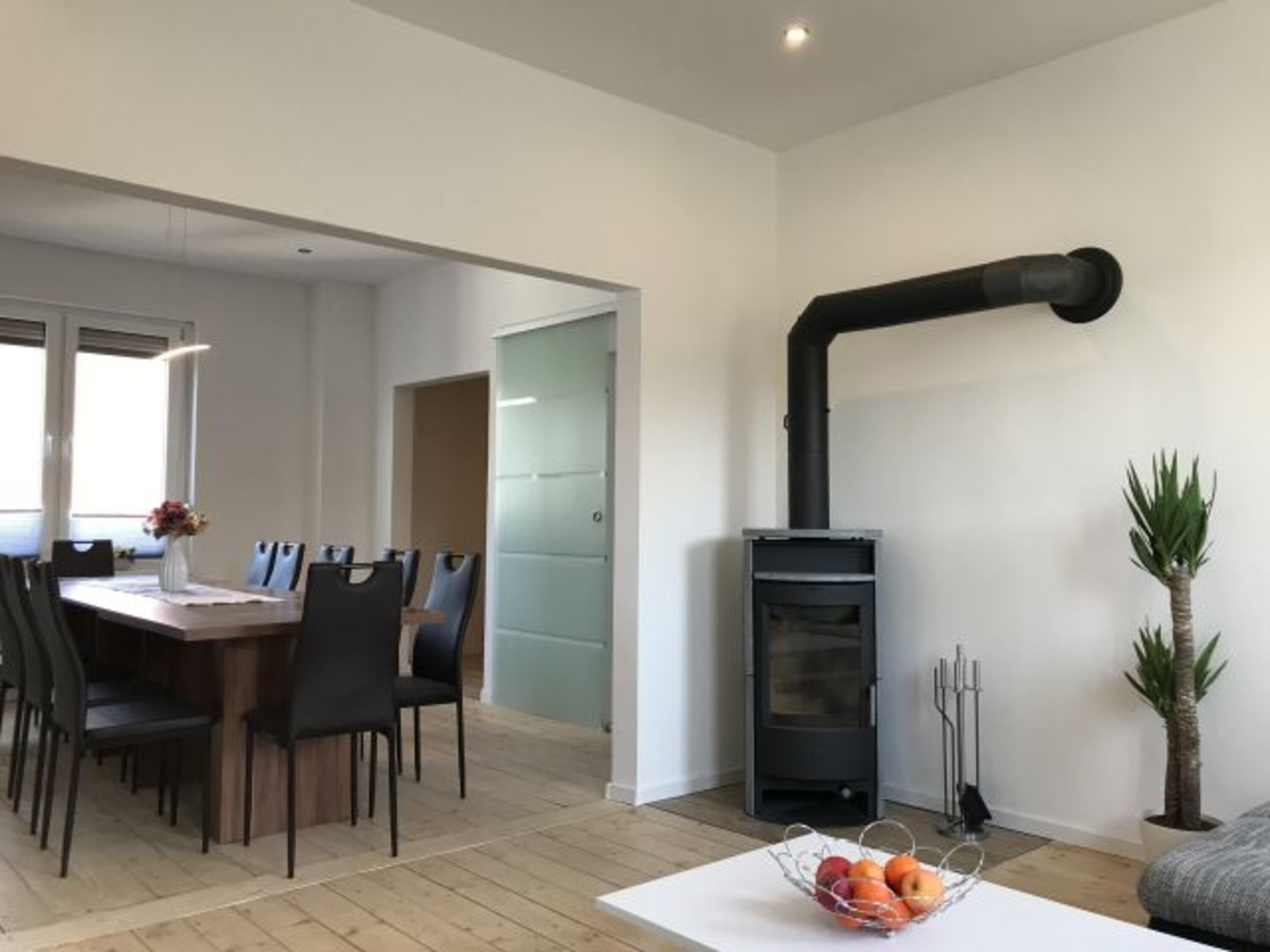 Kamin (2 Körbe Holz kostenlos)