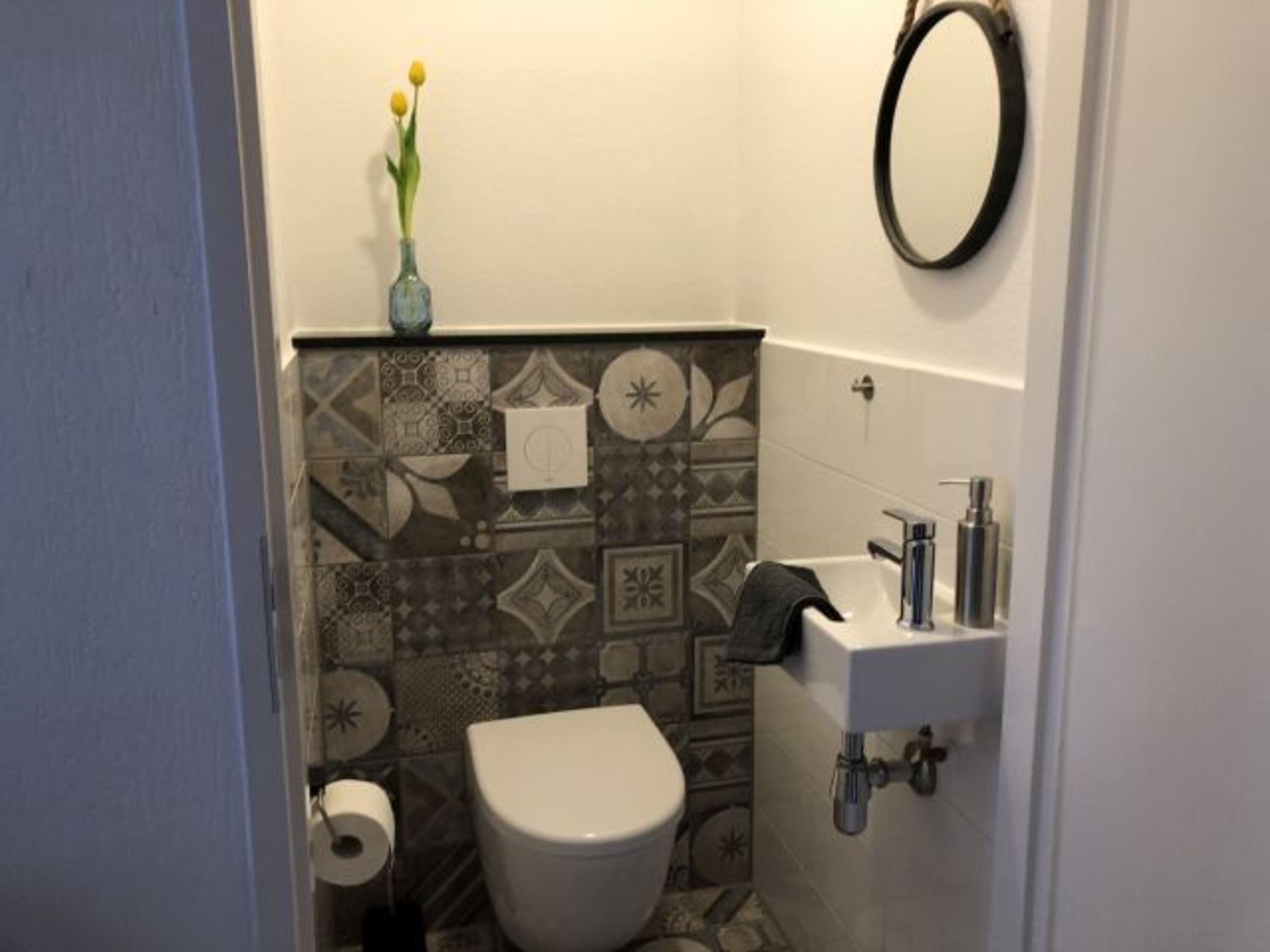 separates WC