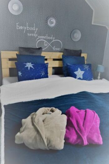 mit gr.Doppelbett und 1 Einzelbett