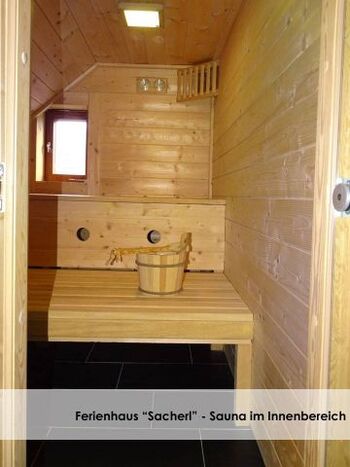 Sauna im Innenbereich. 