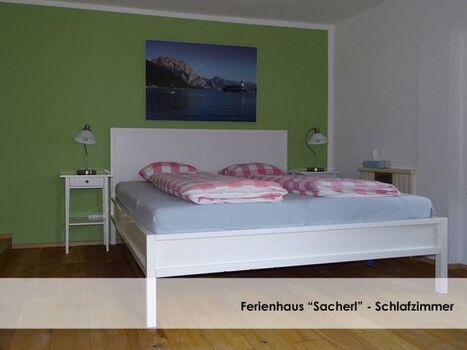 1. Schlafzimmer mit Doppelbett
