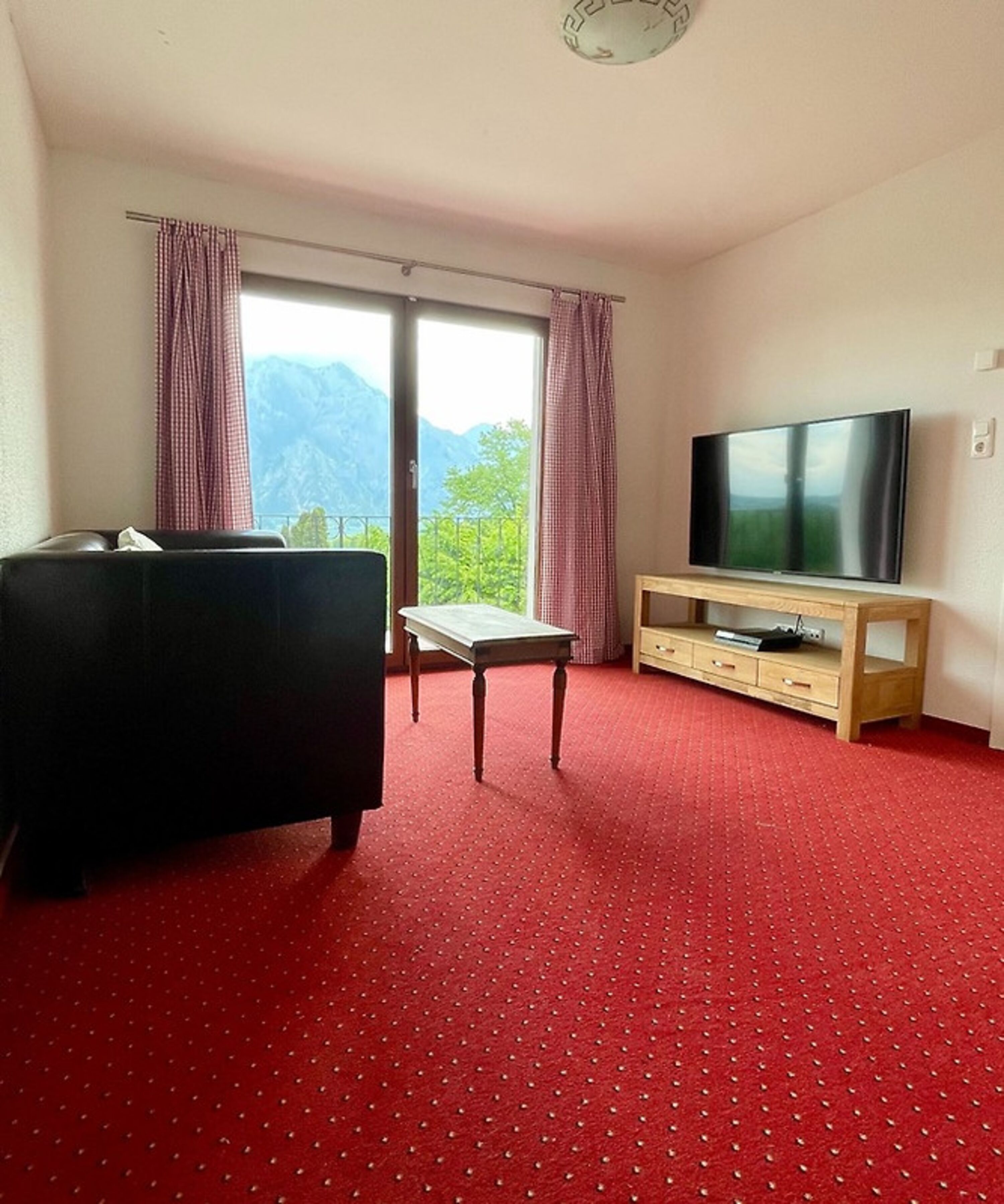 Galeriezimmer zwischen den 3 Schlafräumen, Balkon und Panorama Ausblick.