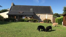 Ruhiges, gemütliches bretonisches Granitsteinhaus mit 4.400 ...