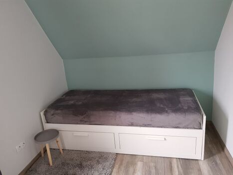 Schlafzimmer 2 mit ausziehbaren Bett