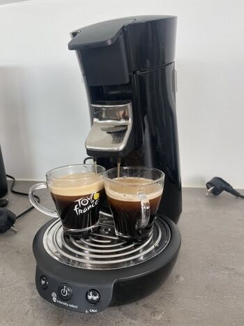 Kafee (und prima, Brot ist 300m von Haus ! - Willkommen ! Wir erwarten Sie :))) 