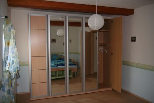 Kleiderschrank