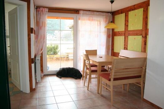 Wohnküche mit Blick zum Garten