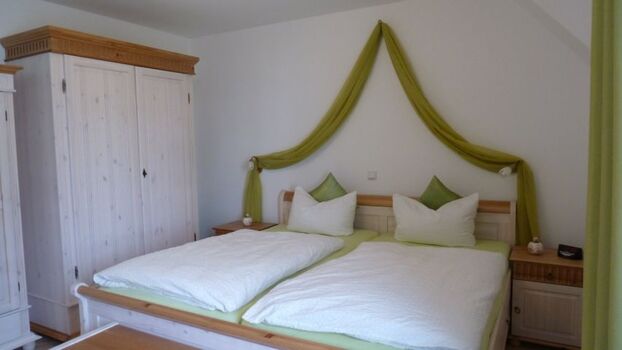 Großes Schlafzimmer