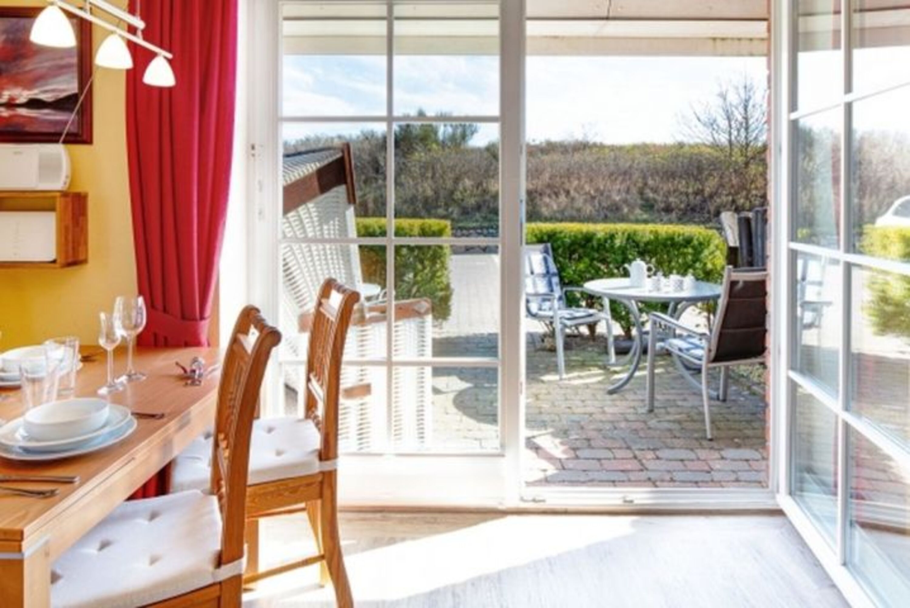 Wohnbereich und Terrasse