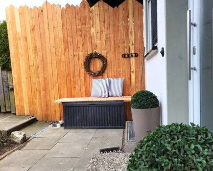 Die eigene Haustür führt in den eigenen eingezäunten Garten