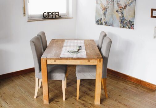 Gemütlicher Essplatz für bis zu 5 Personen