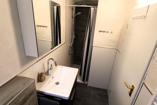 Entspannen unter der Regendusche 