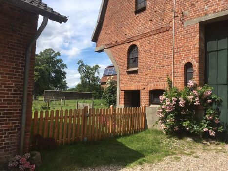 Eingezäunter Garten direkt am Haus