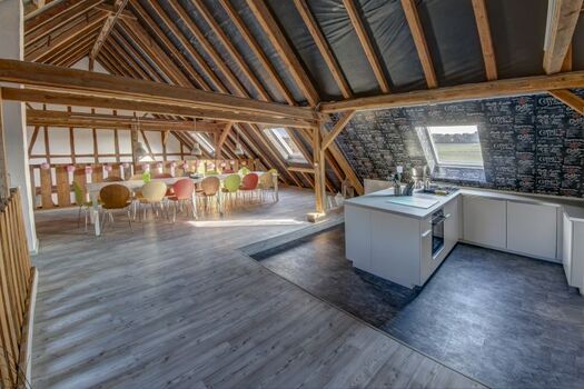 Scheune/obere Ebene (Küche)