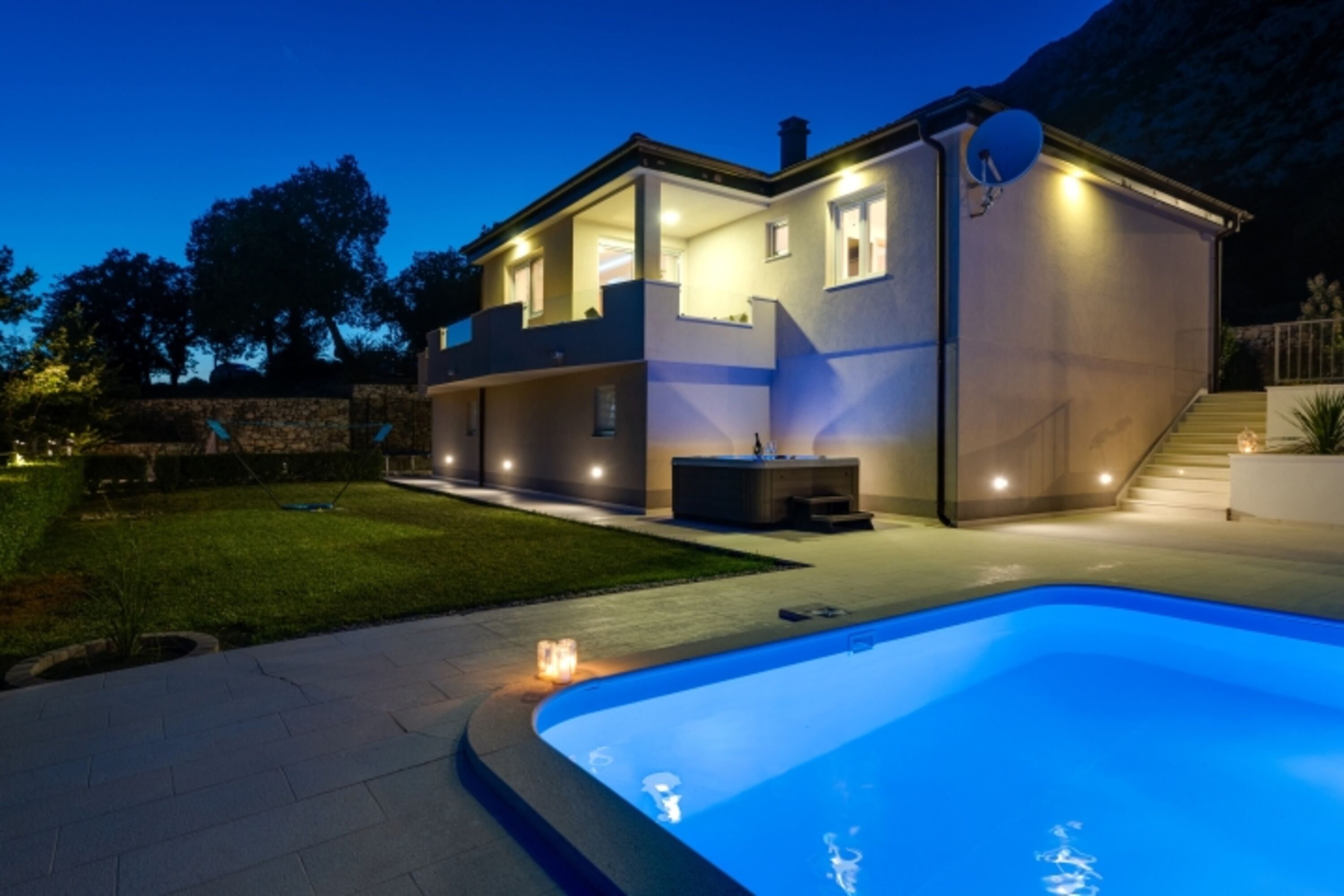 Villa Beybe bietet Platz für bis zu 8 Personen, alles wurde kürzlich hochwertig renoviert und ist wirklich wunderschön dekoriert