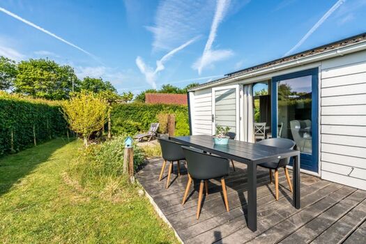 Die sonnige Terrasse mit Gartengruppe 