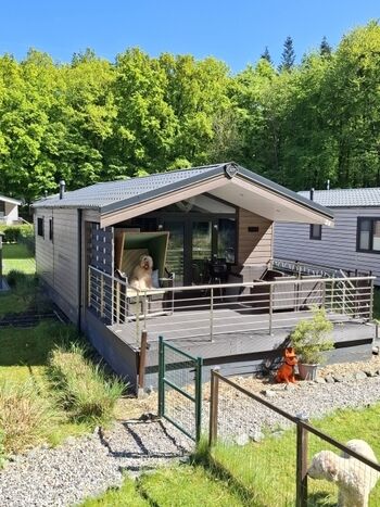 Louis nutzt den Strandkorb.