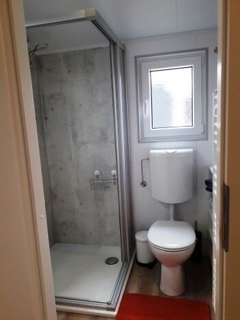Duschbad /Toilette.