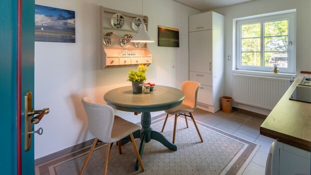 Küche mit Sitzbereich