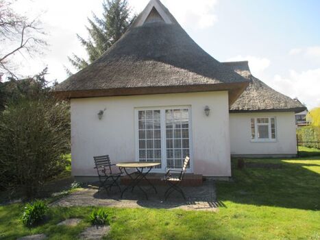 Terrasse mit Garten (Nord-West)