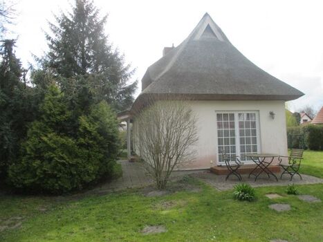 Terrasse mit Garten (Nord-West)