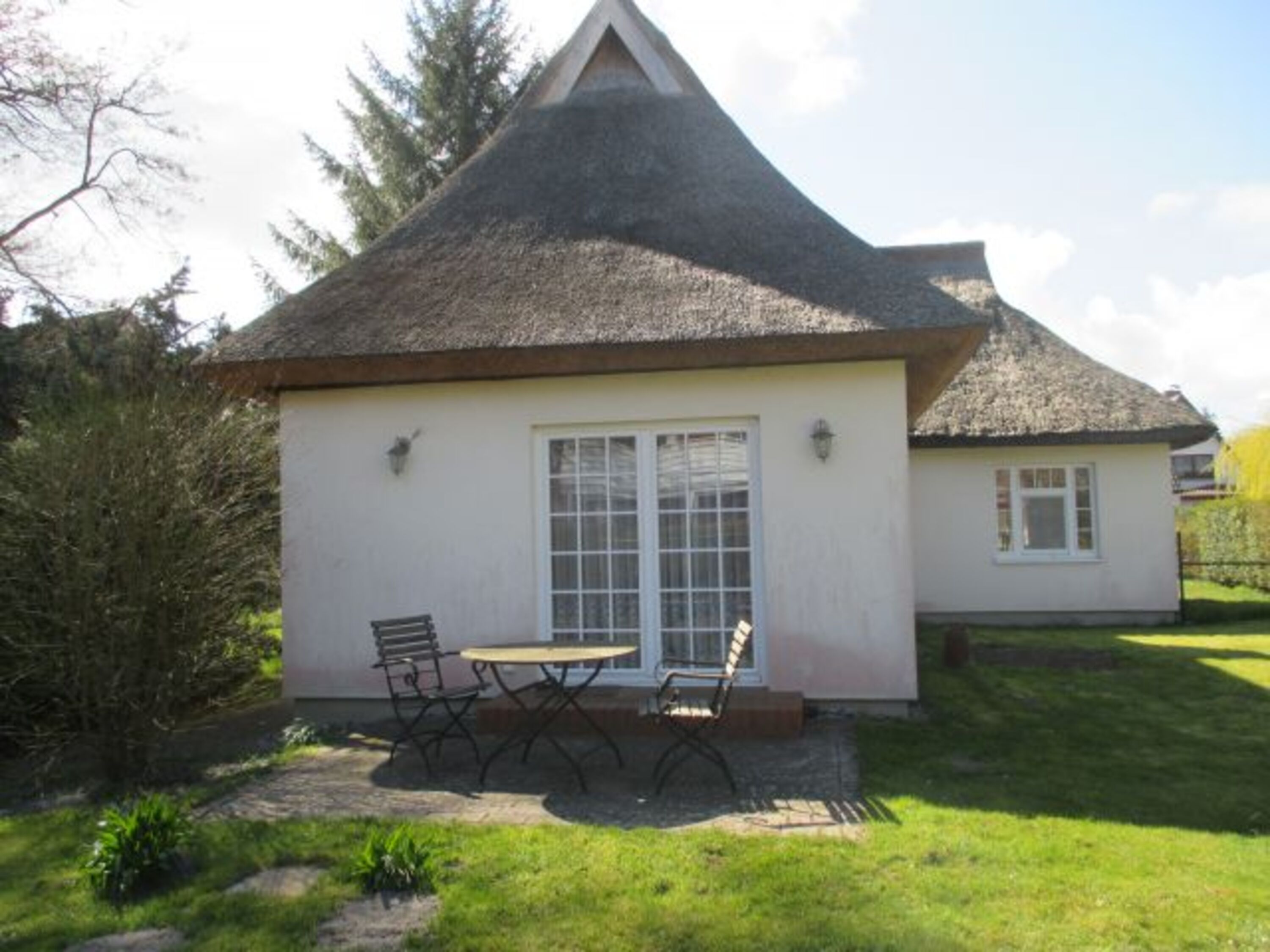 Terrasse mit Garten (Nord-West)