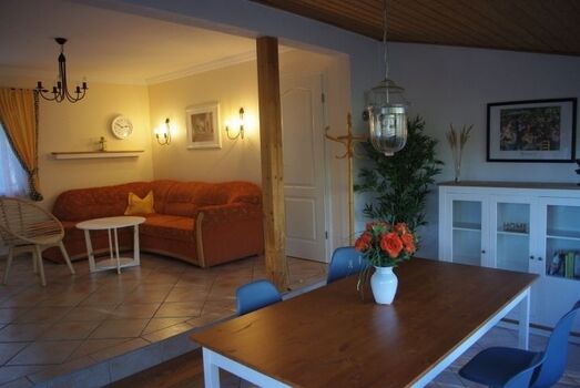 Ihr Wohnzimmer- und Esszimmerbereich