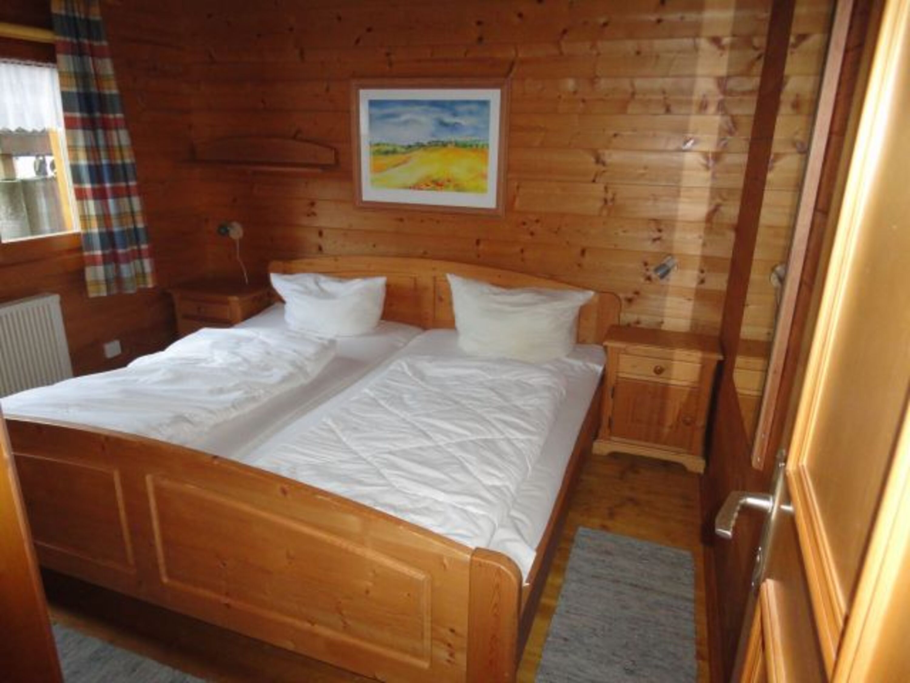 Doppelbett-Schlafzimmer