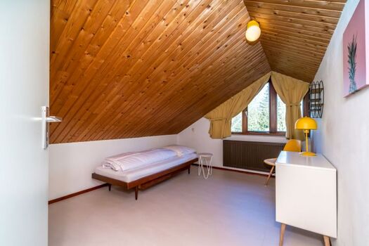 Schlafzimmer 4 mit Einzelbett