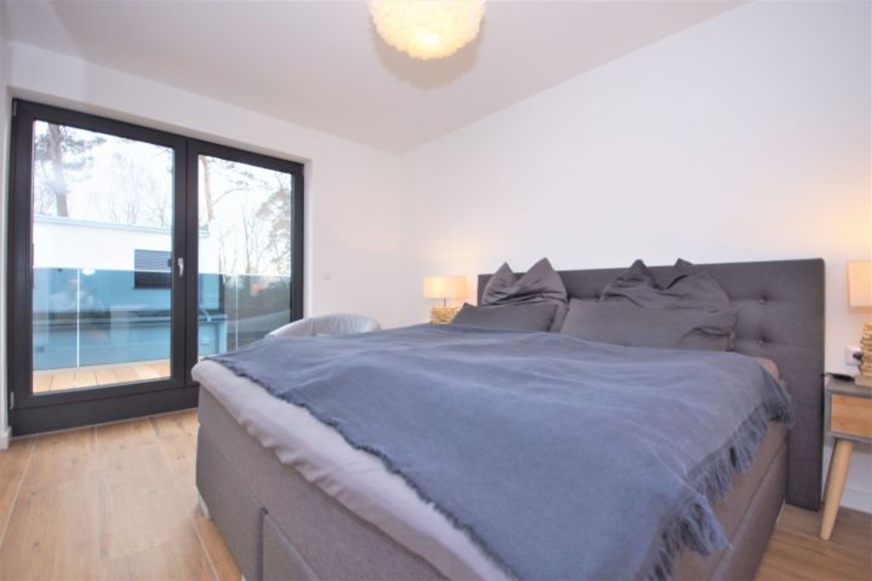 Schlafzimmer mit Doppelbett