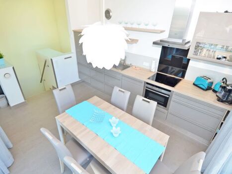 Küche mit Essbereich