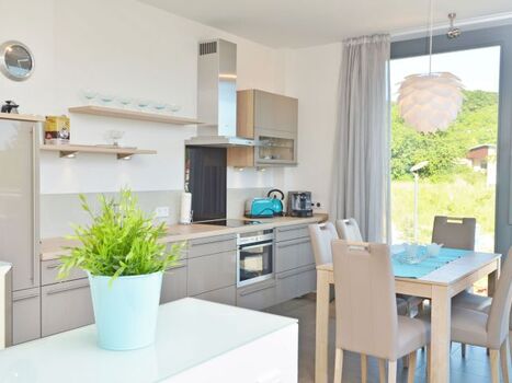 Küche mit Essbereich