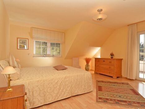 Schlafzimmer 2