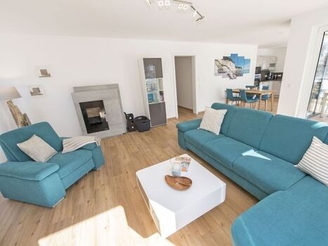 Wohnzimmer mit Kamin