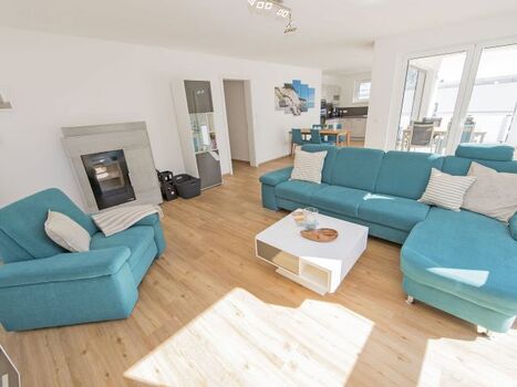 Wohnzimmer mit Kamin