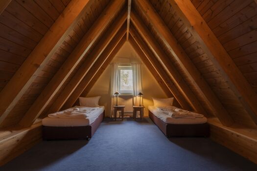 Reetdachhaus Kranich - Spitzboden mit Aufbettung