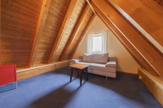Reetdachhaus Kranich - Spitzboden mit Aufbettung