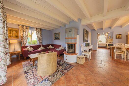 Wohnbereich mit Kamin