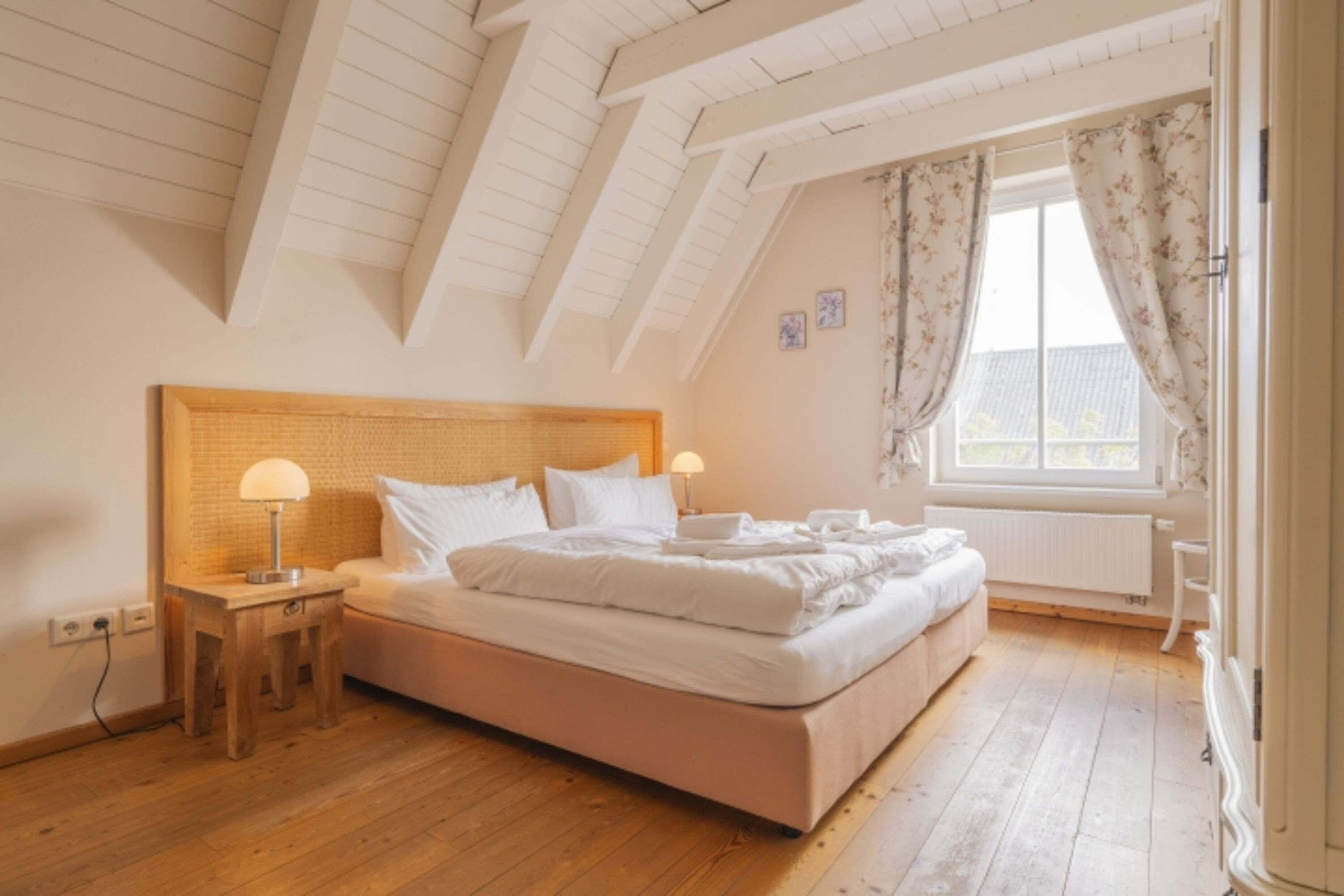Schlafzimmer 1