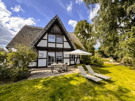 Ferienhaus Flieder - Garten und Terrasse