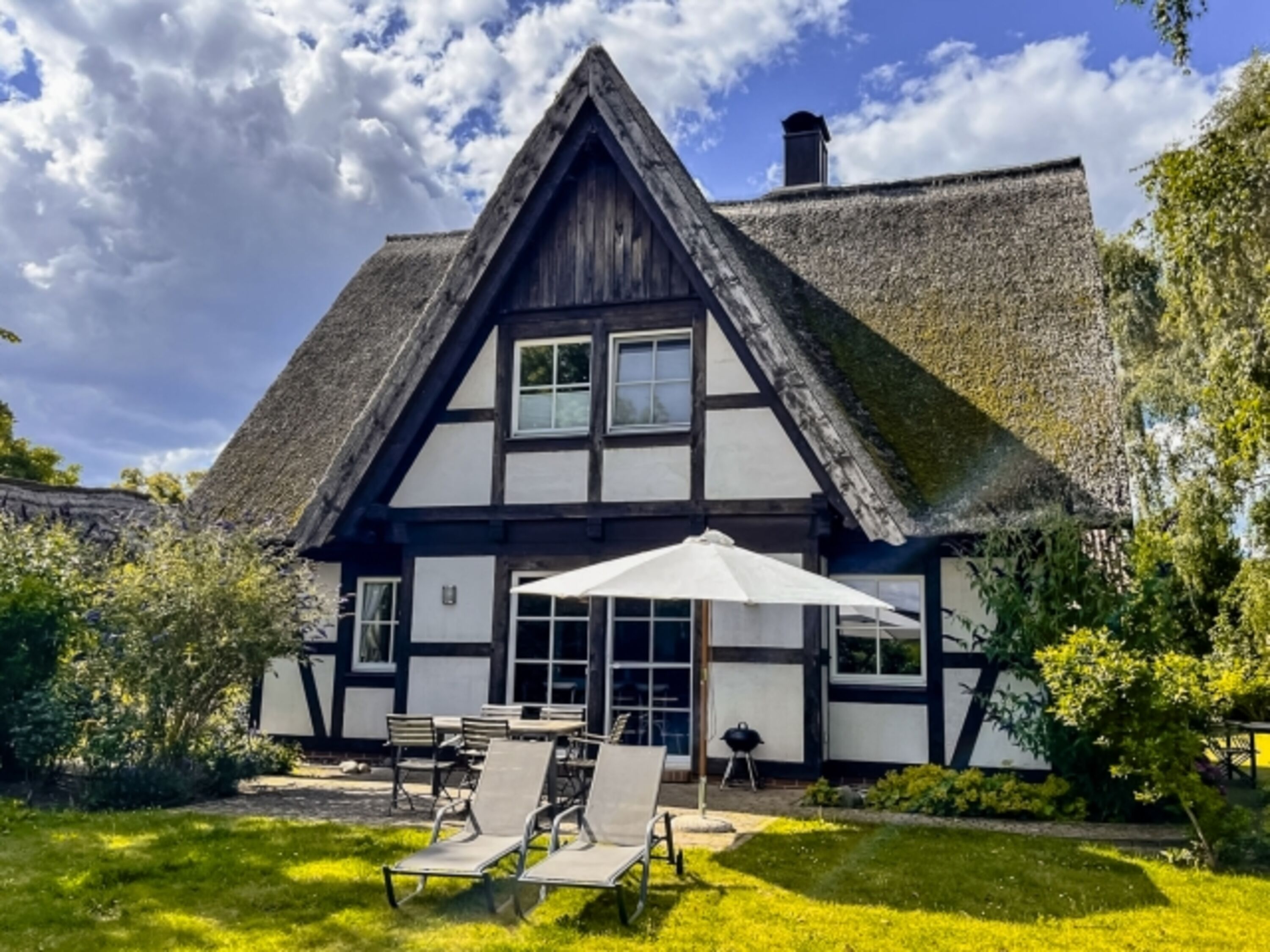 Ferienhaus Flieder - Außenansicht und Terrasse