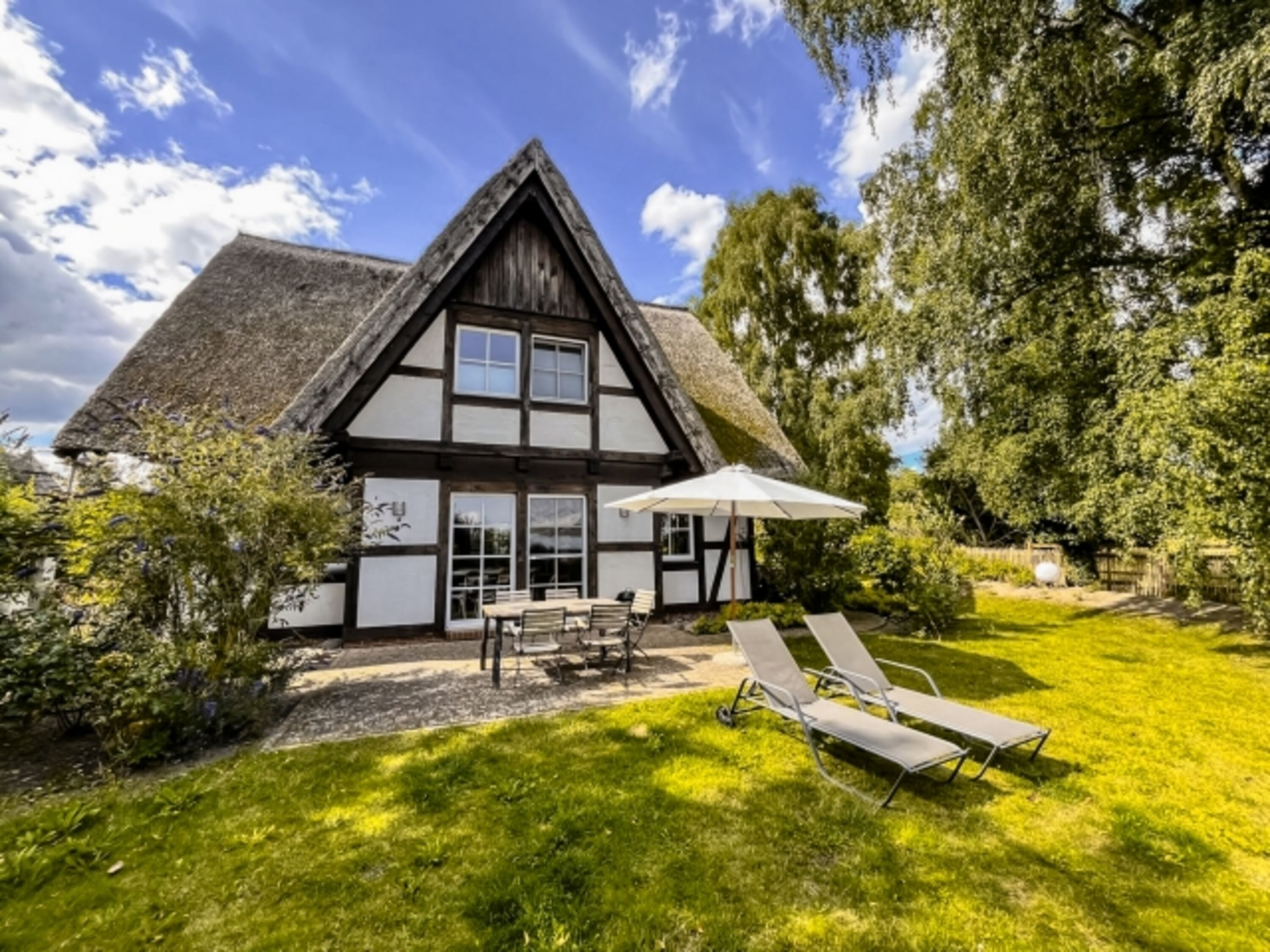Ferienhaus Flieder - Garten und Terrasse